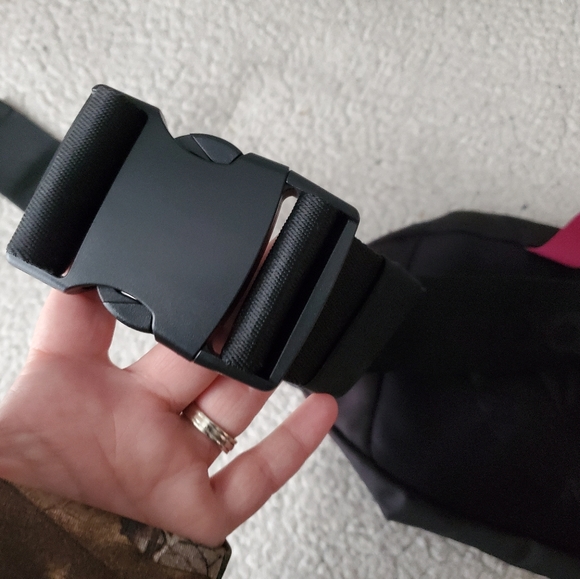 Adidas | Originals Utility Crossbody Bag | NWT - Picture 9 of 12